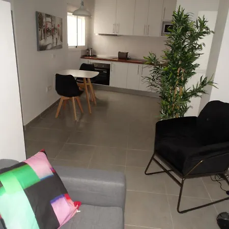 - Jinetes, 23 Aparthotel Malaga