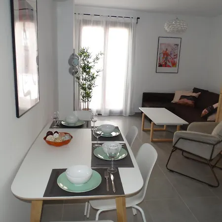 - Jinetes, 23 Aparthotel *
