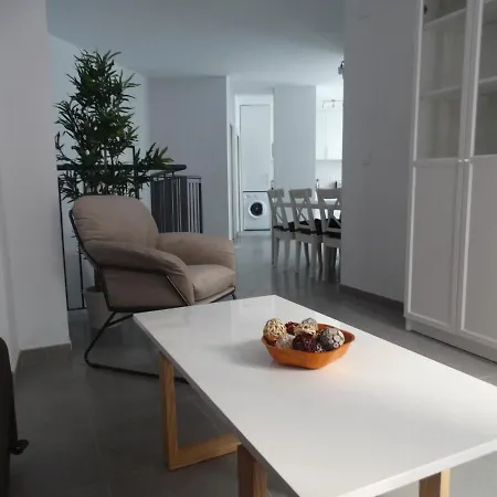 - Jinetes, 23 Appart hôtel