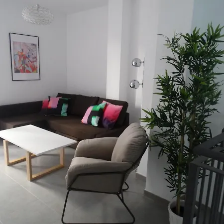 - Jinetes, 23 Appart hôtel